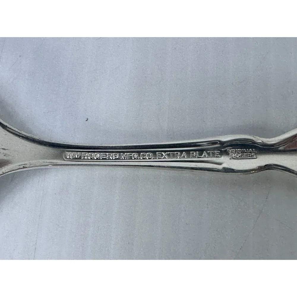 Vintage 14 WM Rogers Camelot Melody Teaspoons Silver Plate Pie Server